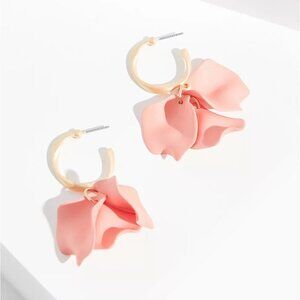 🆕PEACH PETAL HOOP EARRINGS NWT